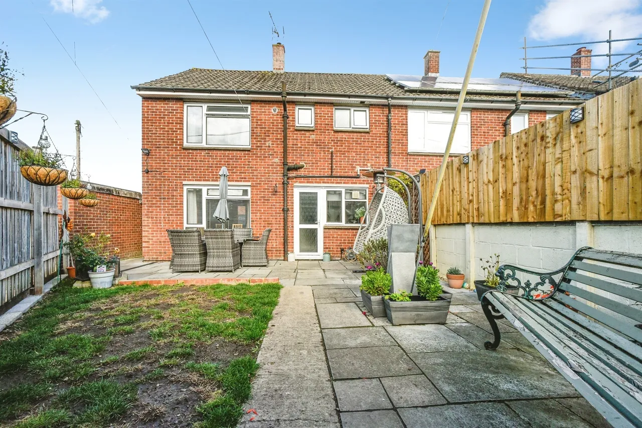 Churchill Close, Calne, SN11, photo 7