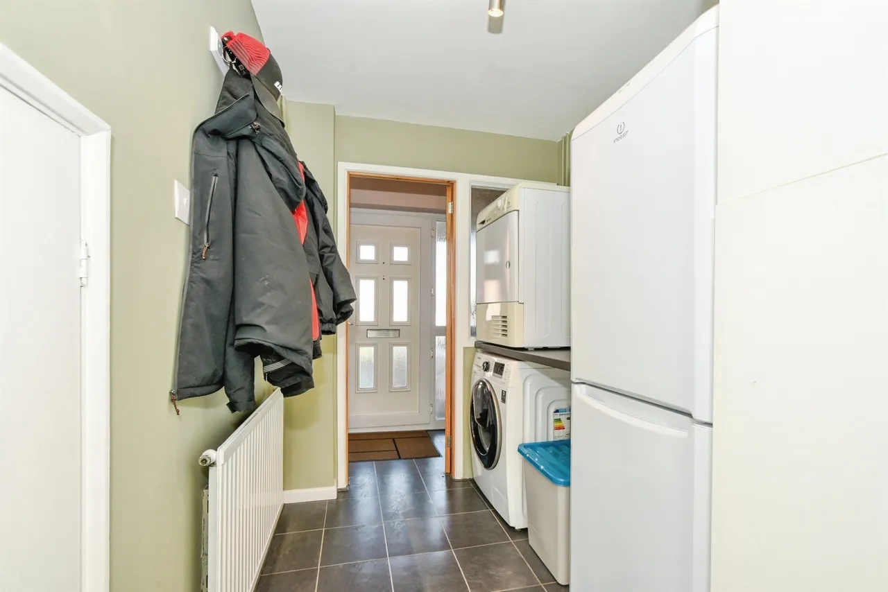 Churchill Close, Calne, SN11, photo 4