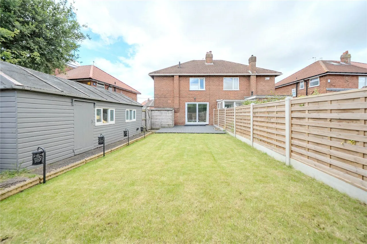 Buckstone Grove, Leeds, LS17, photo 9