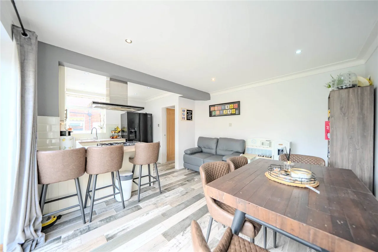Buckstone Grove, Leeds, LS17, photo 13