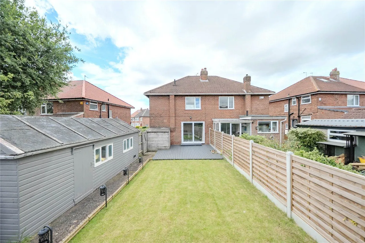 Buckstone Grove, Leeds, LS17, photo 19