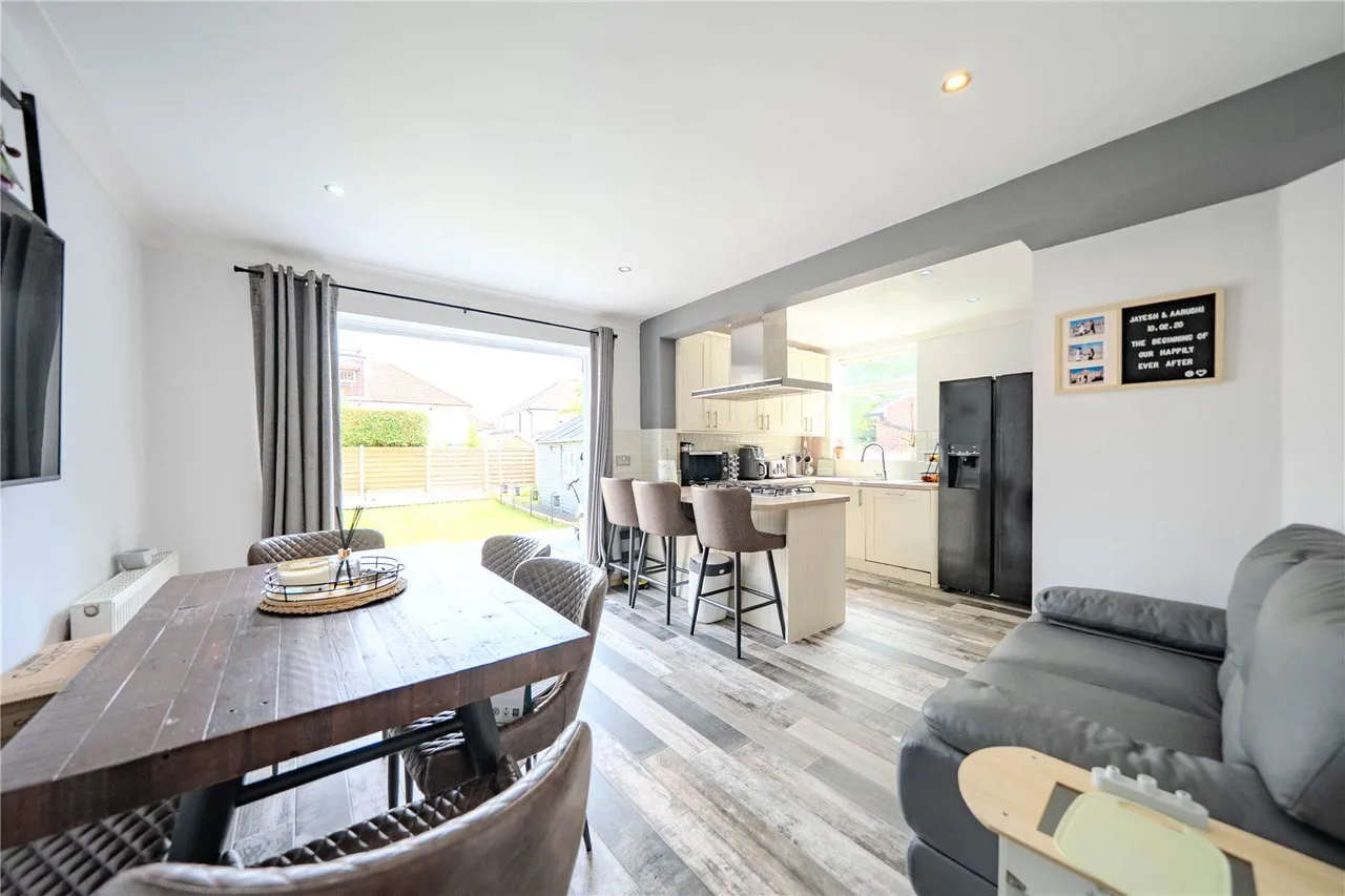 Buckstone Grove, Leeds, LS17, photo 2