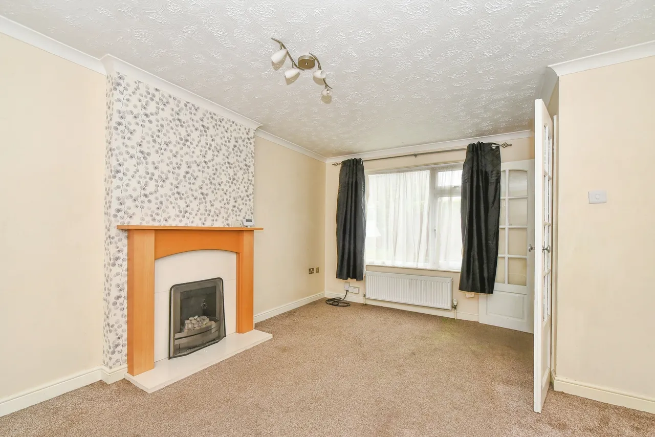 Lambert Close - Freshbrook, Swindon, photo 8