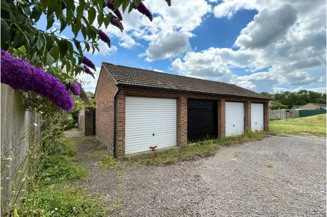 Lambert Close - Freshbrook, Swindon, photo 3