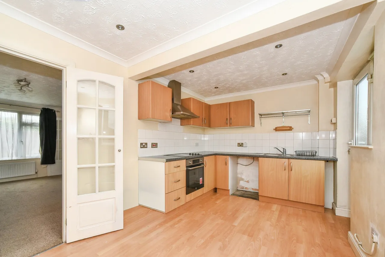 Lambert Close - Freshbrook, Swindon, photo 4