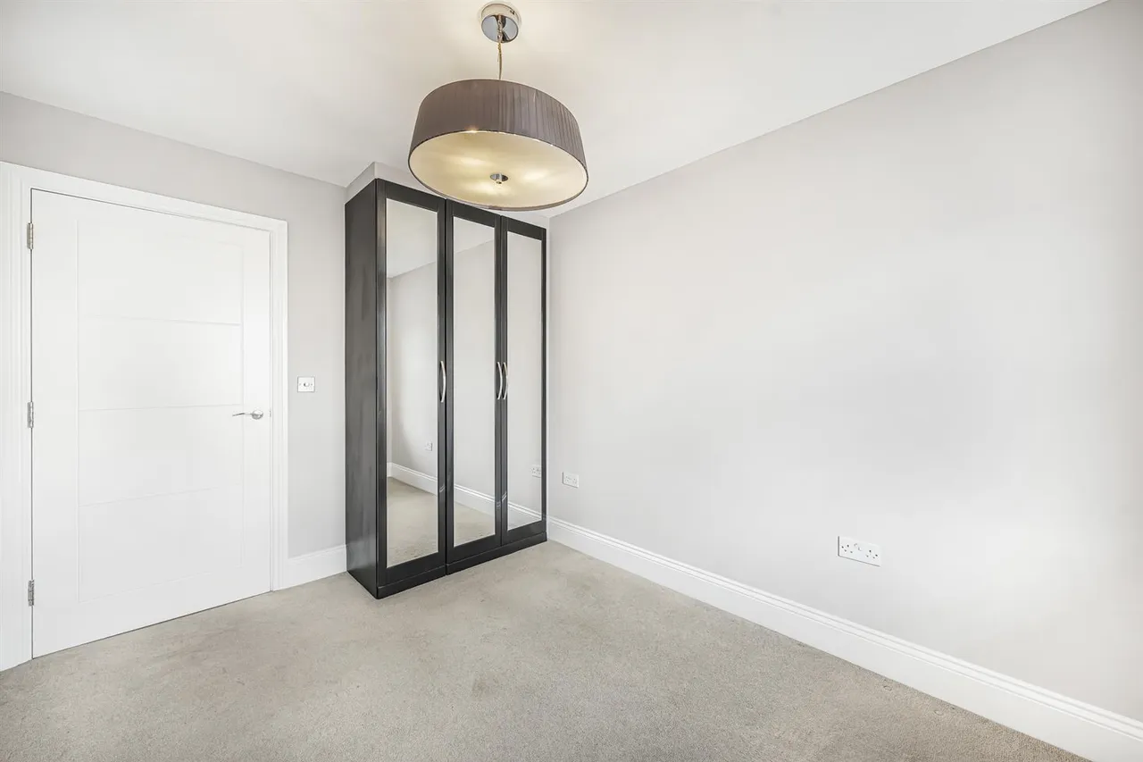 Stag Lane, Buckhurst Hill, IG9 5TD, photo 13