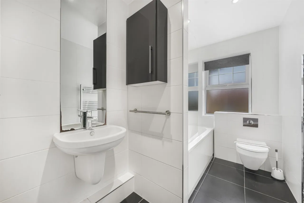 Stag Lane, Buckhurst Hill, IG9 5TD, photo 31