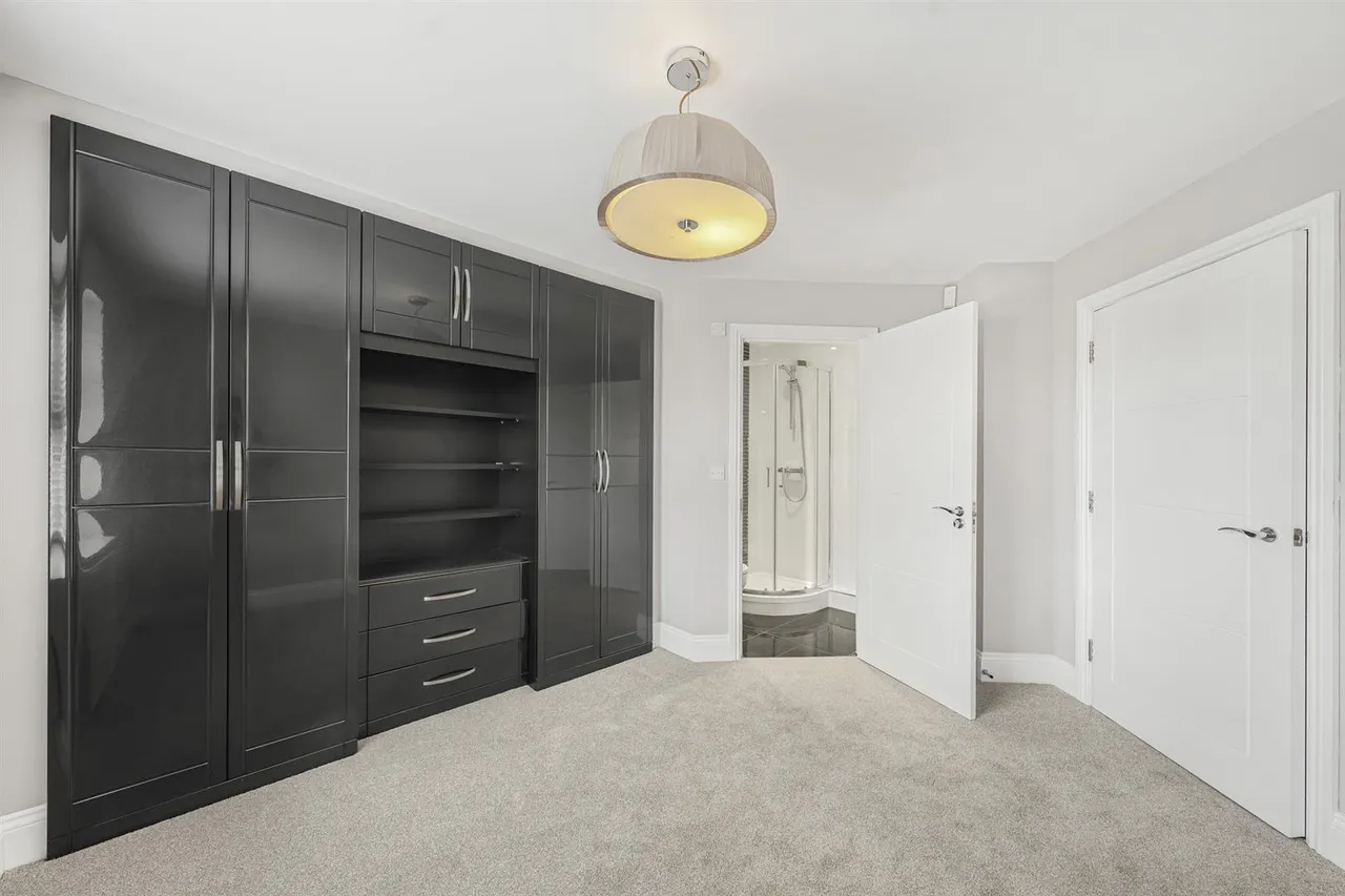 Stag Lane, Buckhurst Hill, IG9 5TD, photo 10