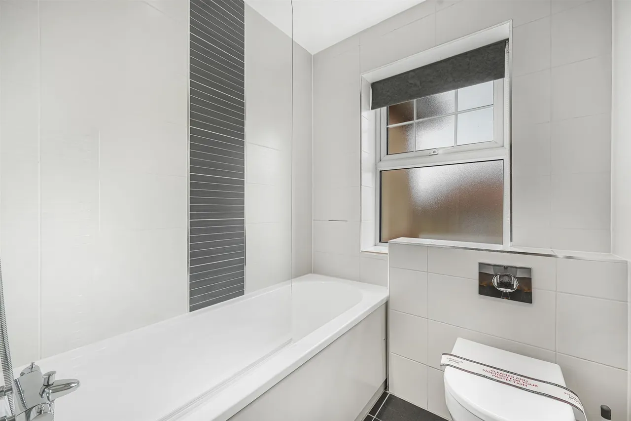 Stag Lane, Buckhurst Hill, IG9 5TD, photo 15