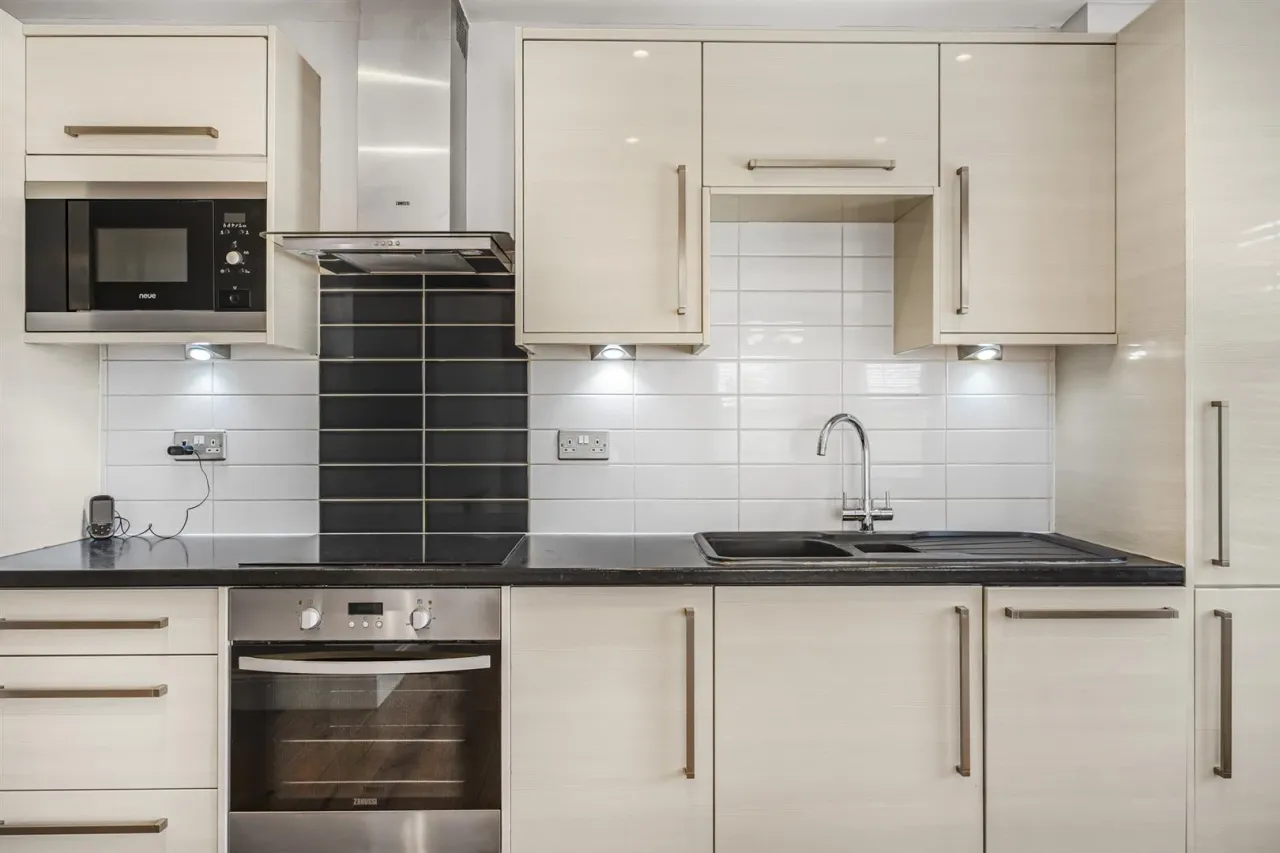 Stag Lane, Buckhurst Hill, IG9 5TD, photo 24