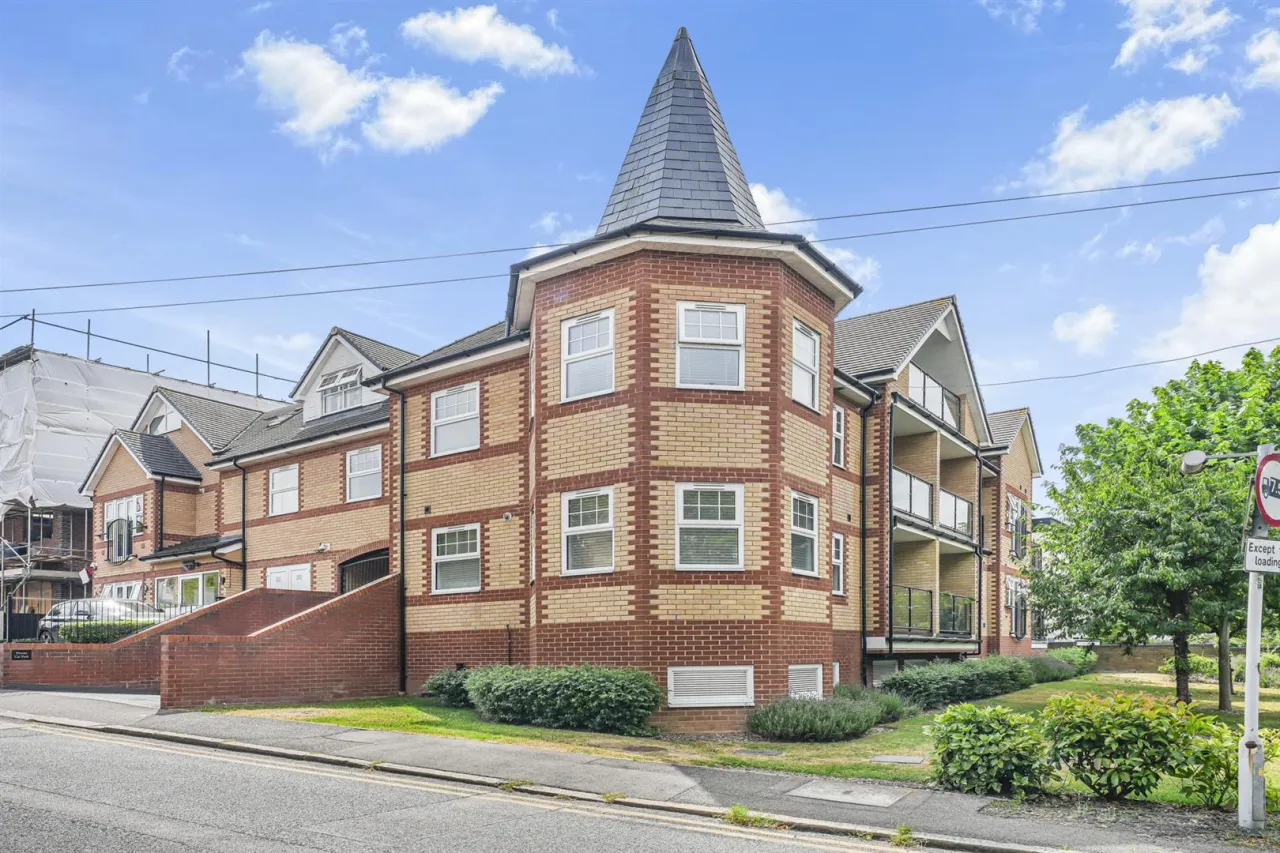 Stag Lane, Buckhurst Hill, IG9 5TD, photo 18