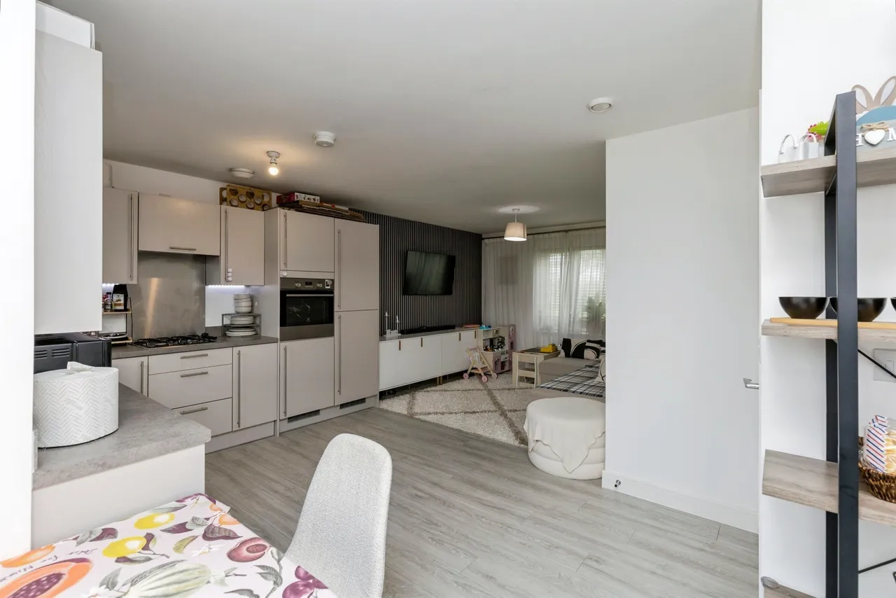 Daffodil Crescent, Crawley, RH10, photo 7