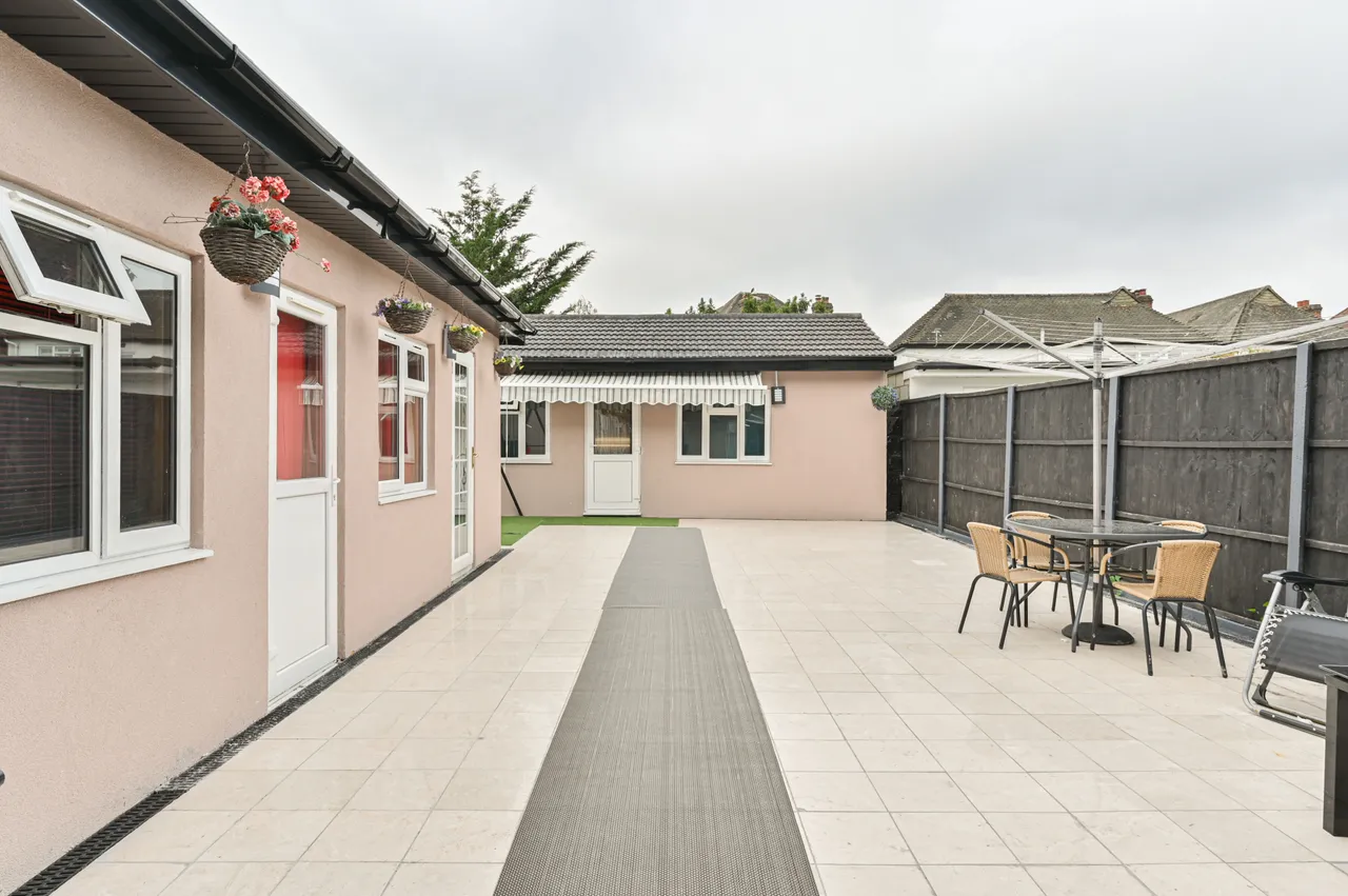 22 Kneller Road, New Malden, photo 8