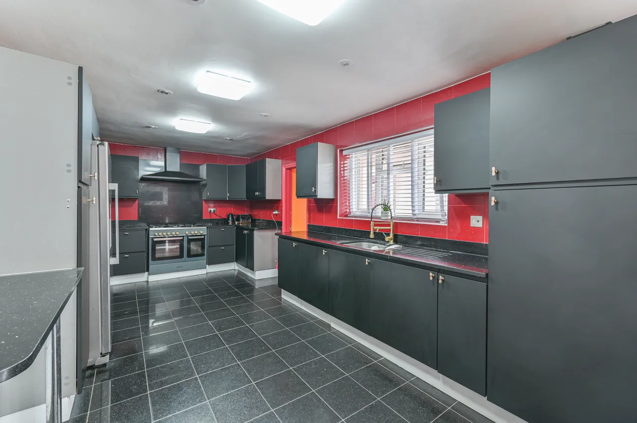 22 Kneller Road, New Malden, photo 9