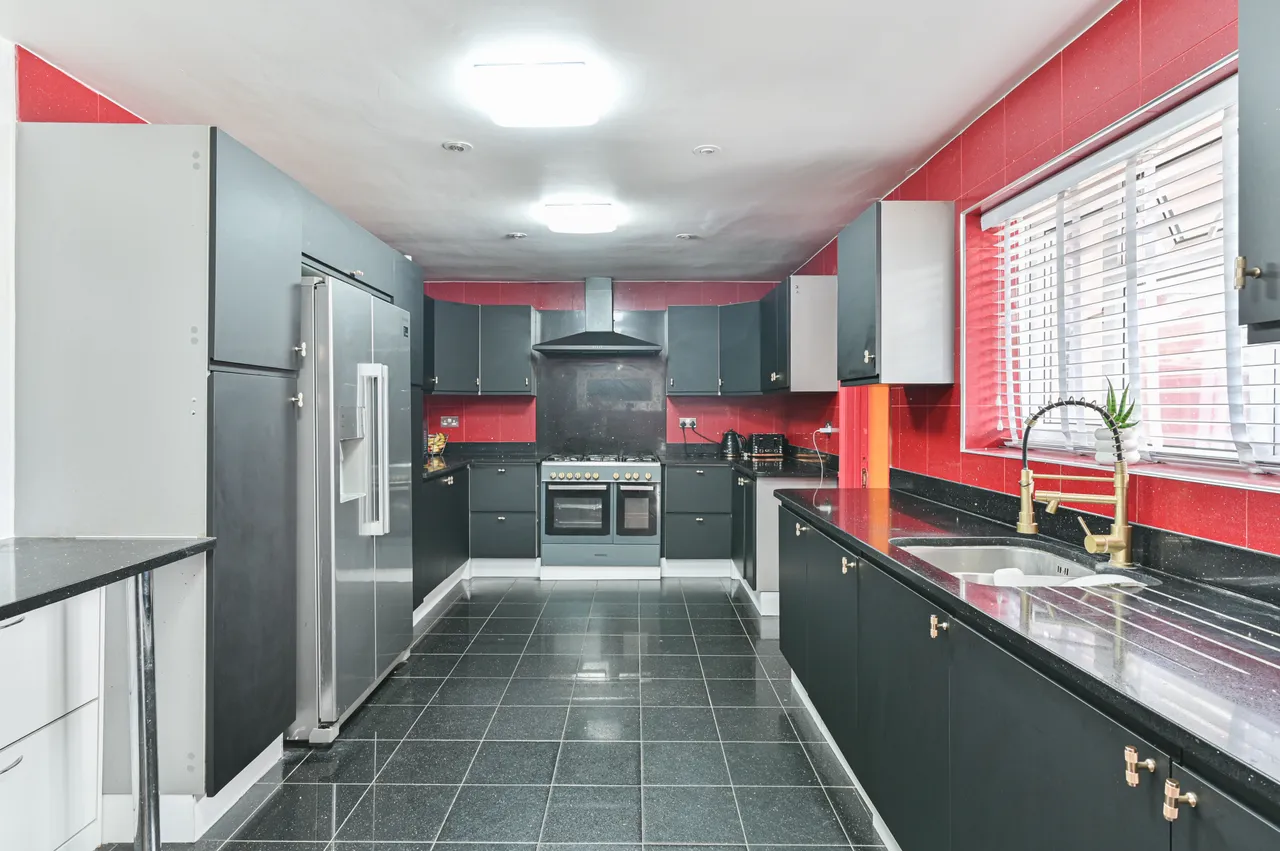 22 Kneller Road, New Malden, photo 3