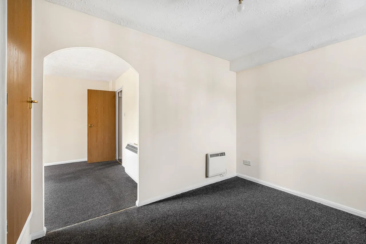 Tennyson Close, Enfield, EN3, photo 9