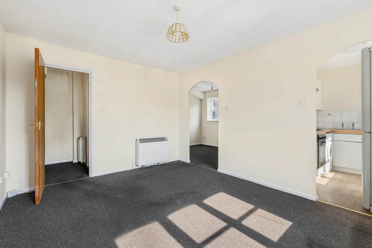 Tennyson Close, Enfield, EN3, photo 6