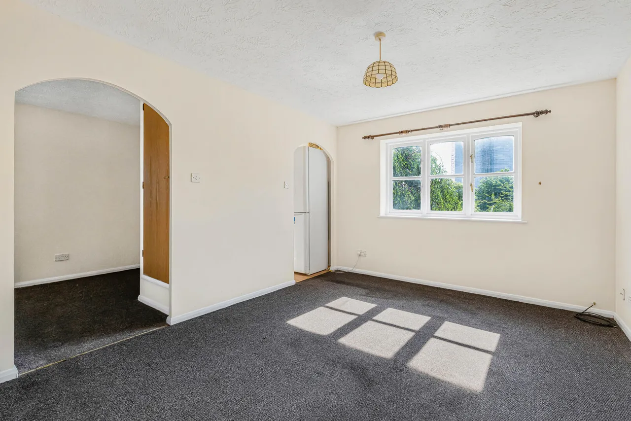 Tennyson Close, Enfield, EN3, photo 5