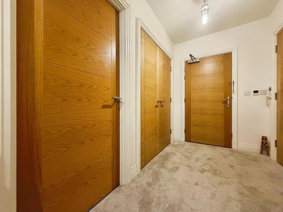 Ferard Corner, Warfield, RG42, photo 4