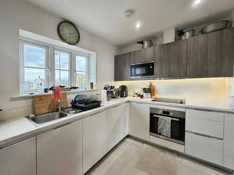 Ferard Corner, Warfield, RG42, photo 5