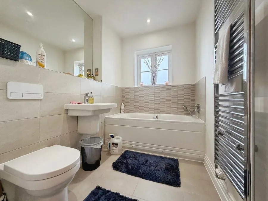 Ferard Corner, Warfield, RG42, photo 8
