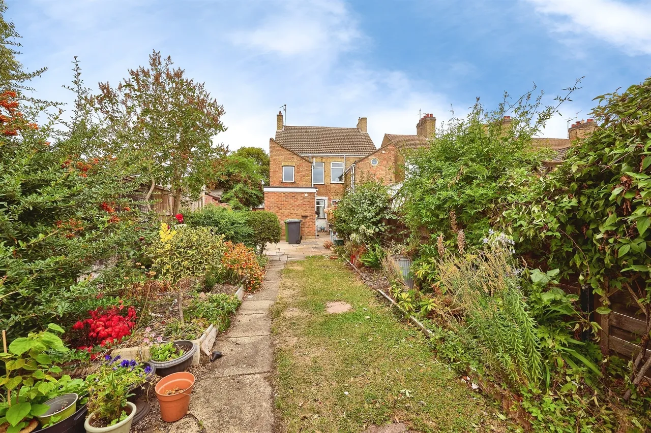 Broadway, Yaxley, Peterborough, photo 10