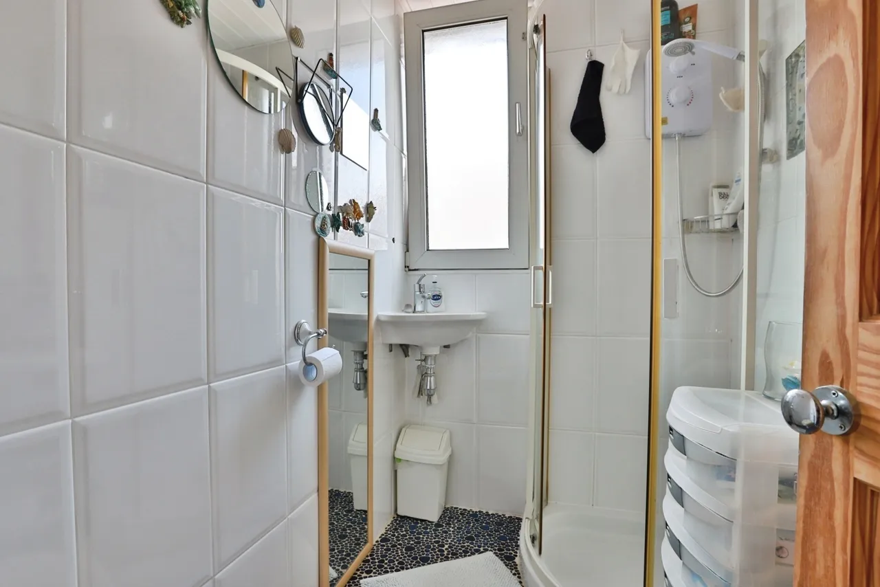 Pine Vale Crescent, Bournemouth, BH10, photo 18
