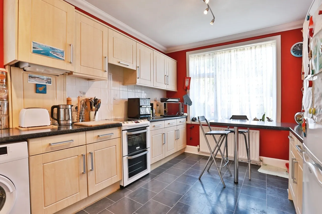 Pine Vale Crescent, Bournemouth, BH10, photo 7