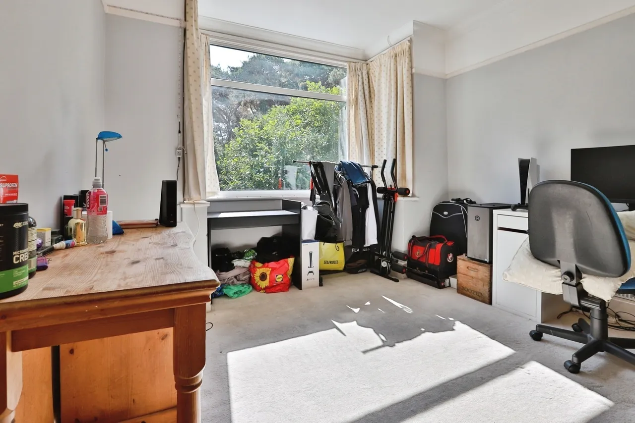 Pine Vale Crescent, Bournemouth, BH10, photo 16