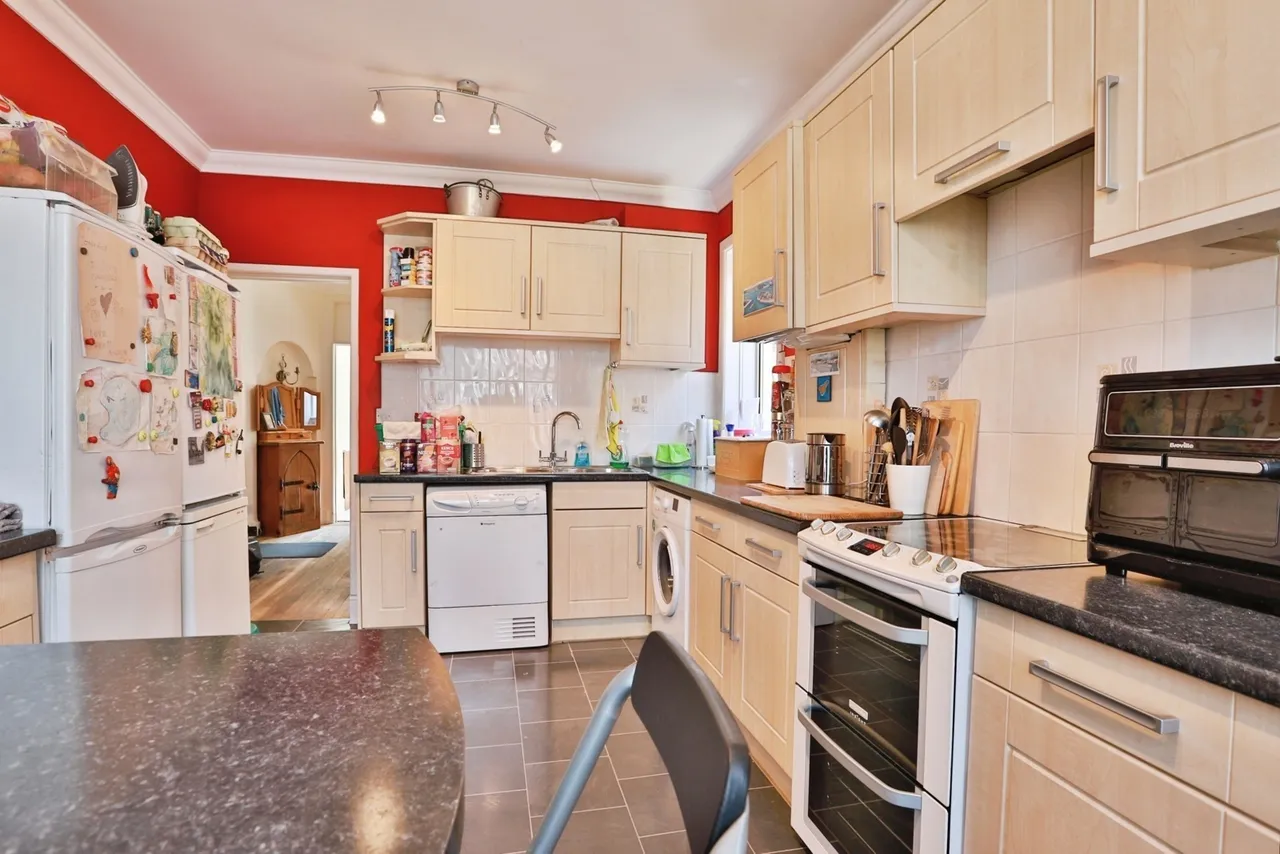 Pine Vale Crescent, Bournemouth, BH10, photo 6