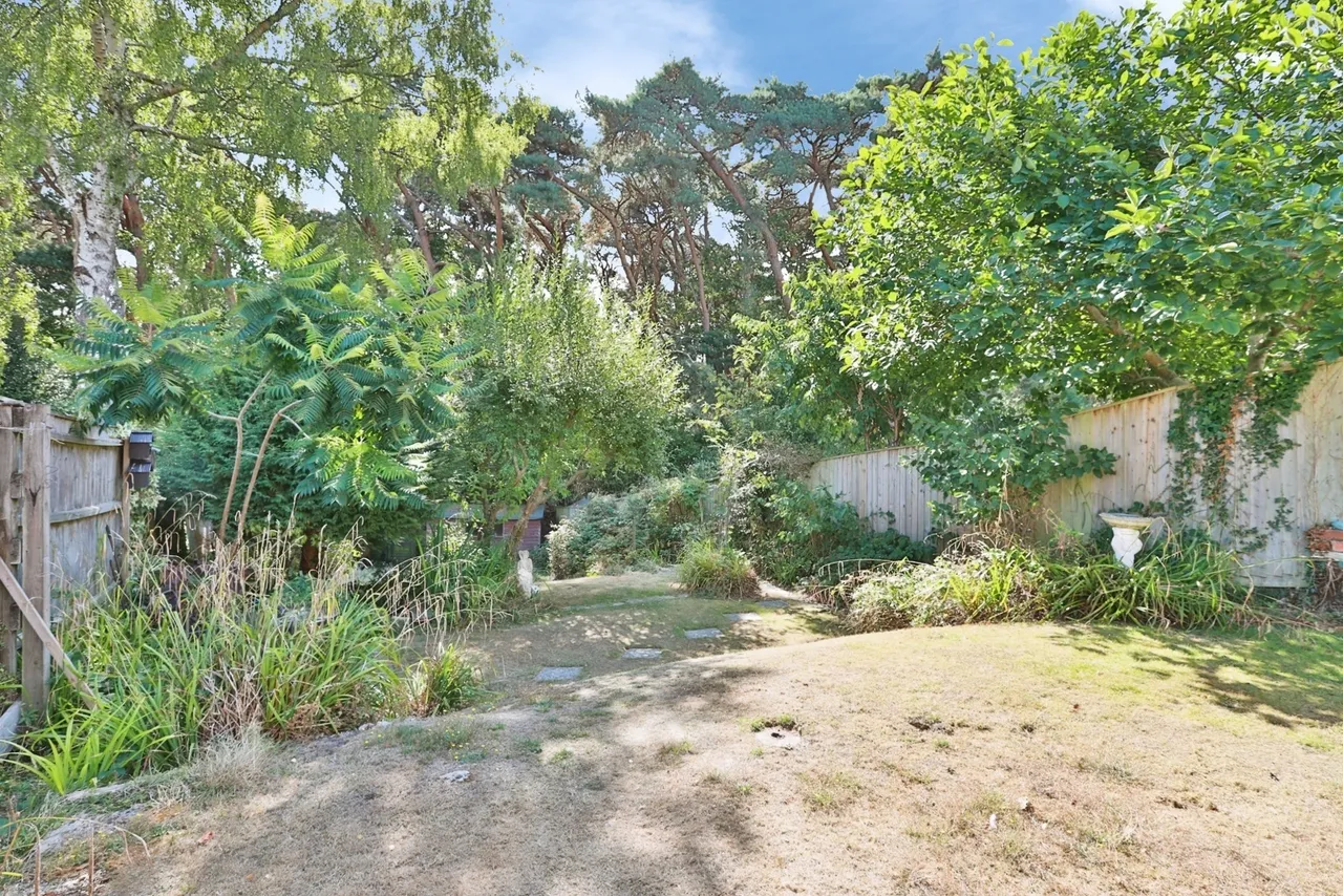 Pine Vale Crescent, Bournemouth, BH10, photo 14