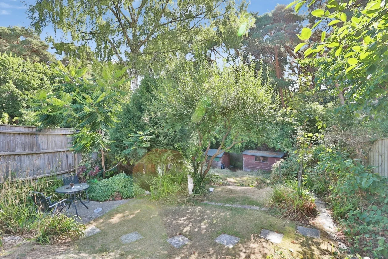 Pine Vale Crescent, Bournemouth, BH10, photo 13