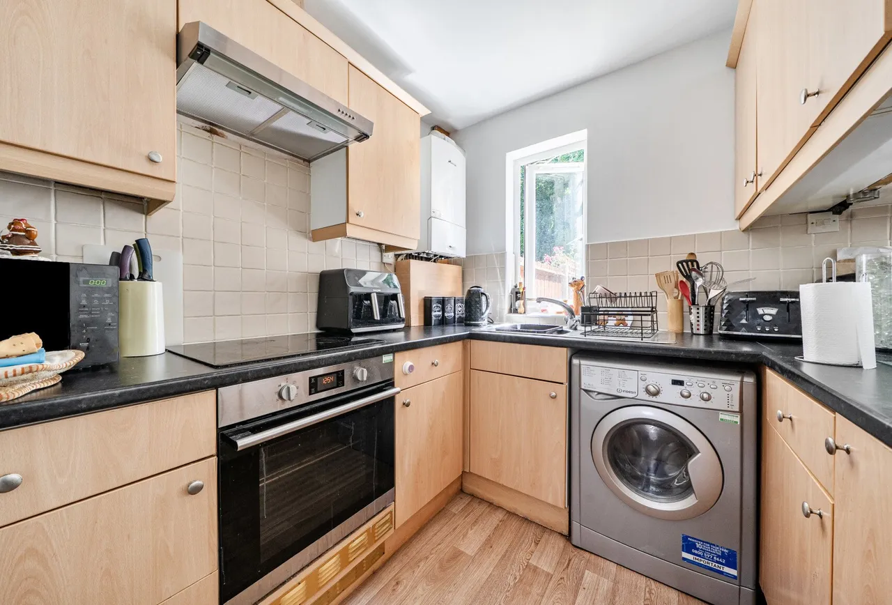 Glenn Avenue, Purley, CR8 2AG, photo 2