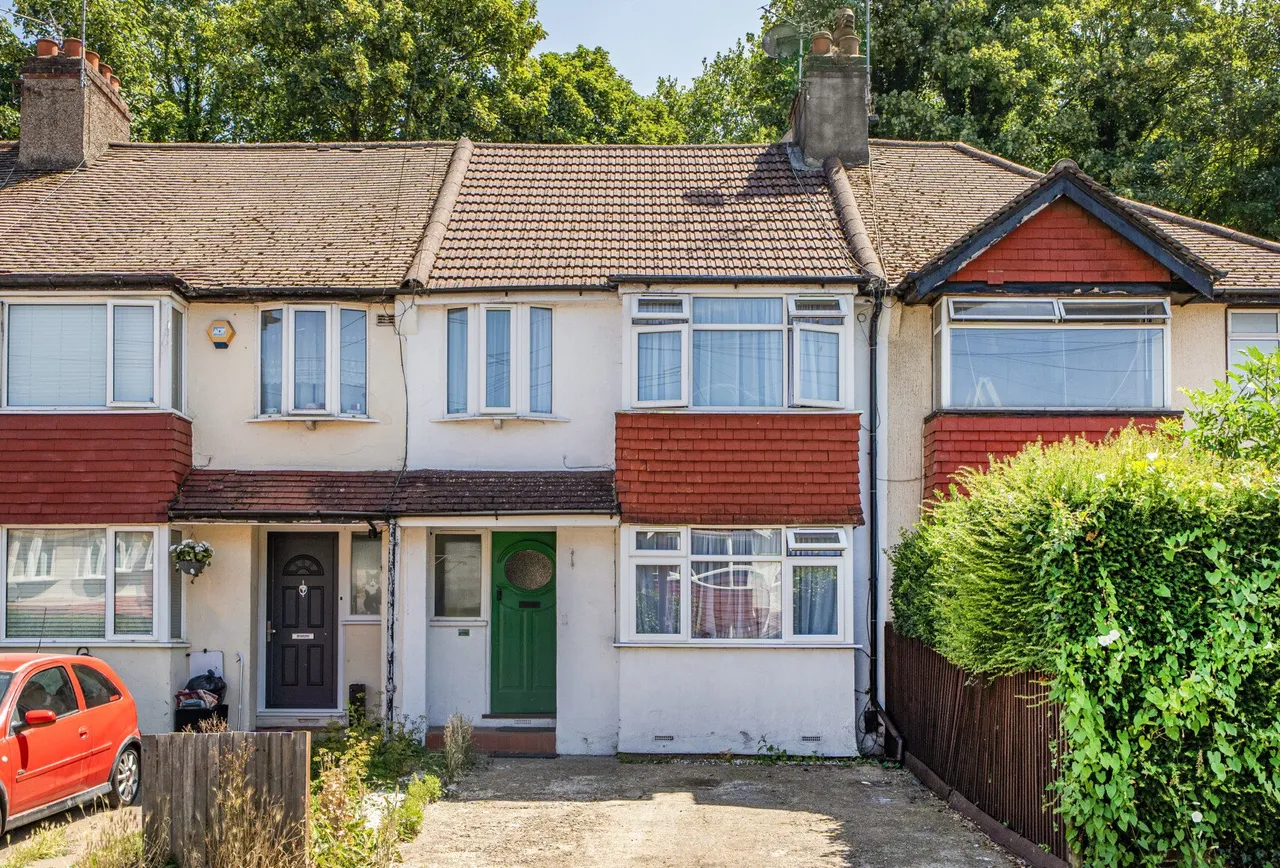 3 bed house for sale — Glenn Avenue, Purley, CR8 2AG