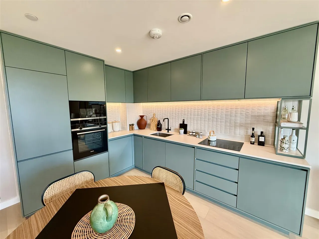 Parkview Avenue, London, NW2, photo 3