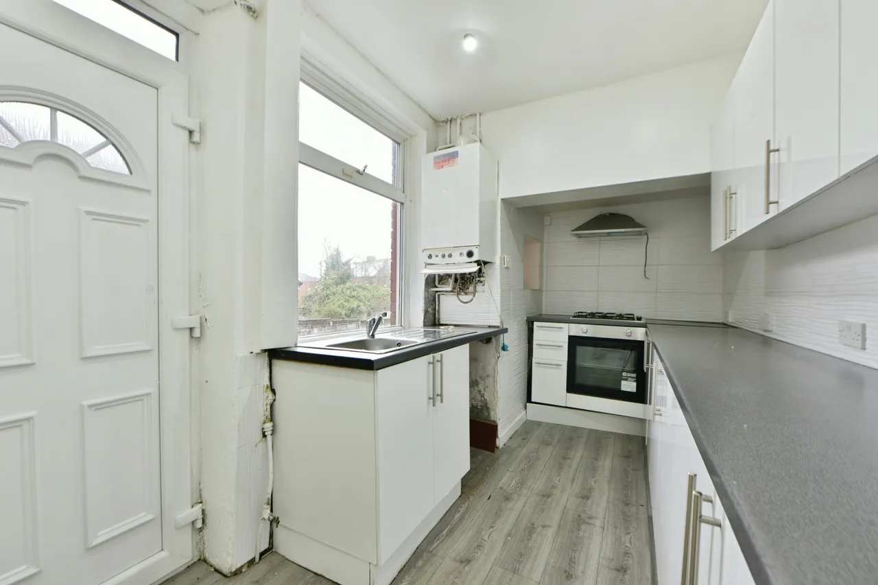 Prince Edward Avenue, Oldham, photo 5