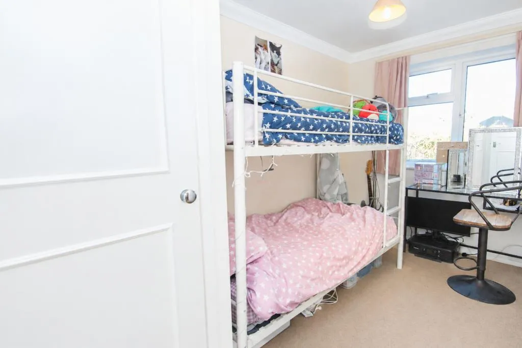 Sutton Avenue, Woking, GU21, photo 6