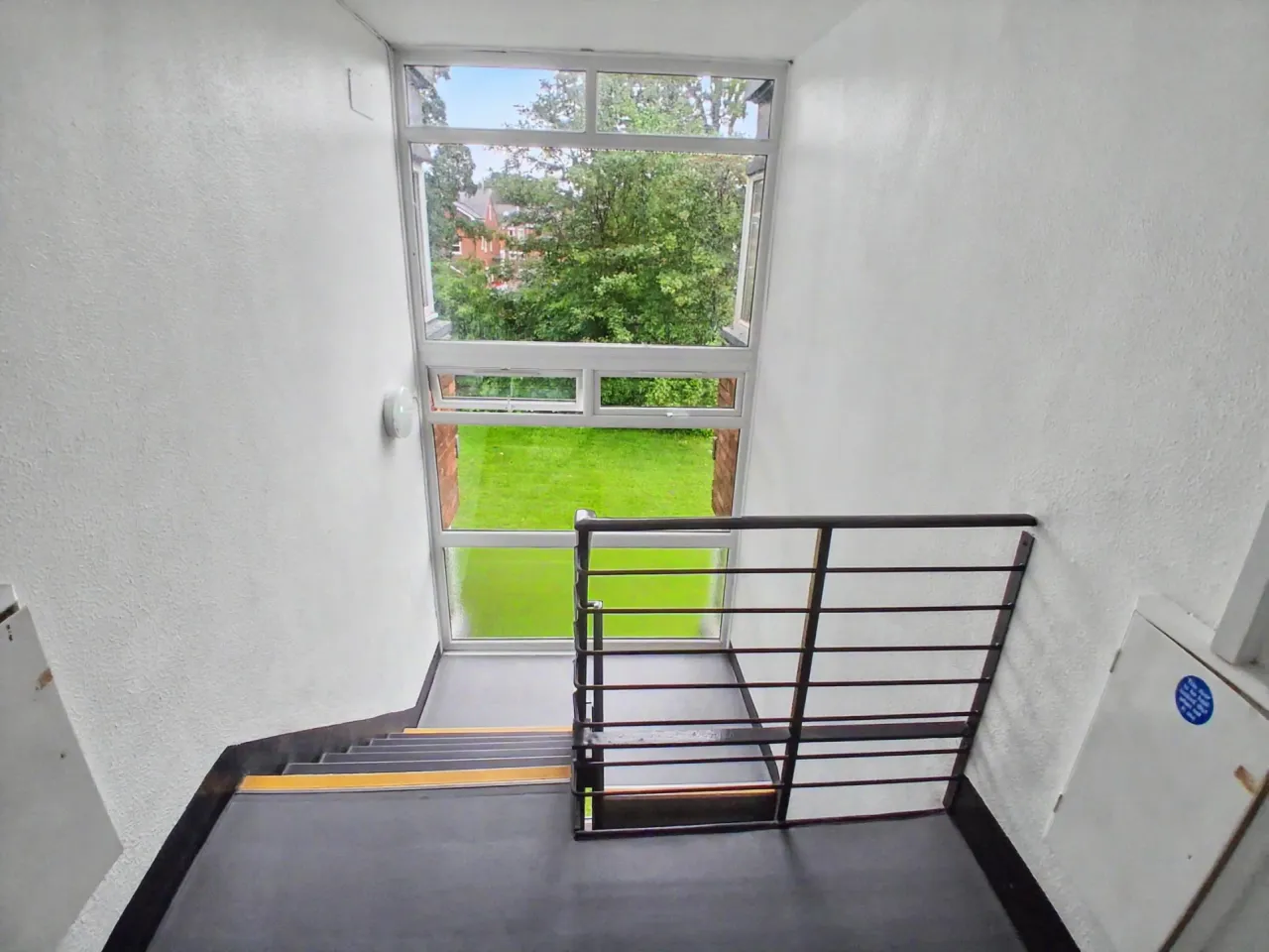Newbridge Crescent, Wolverhampton, photo 13