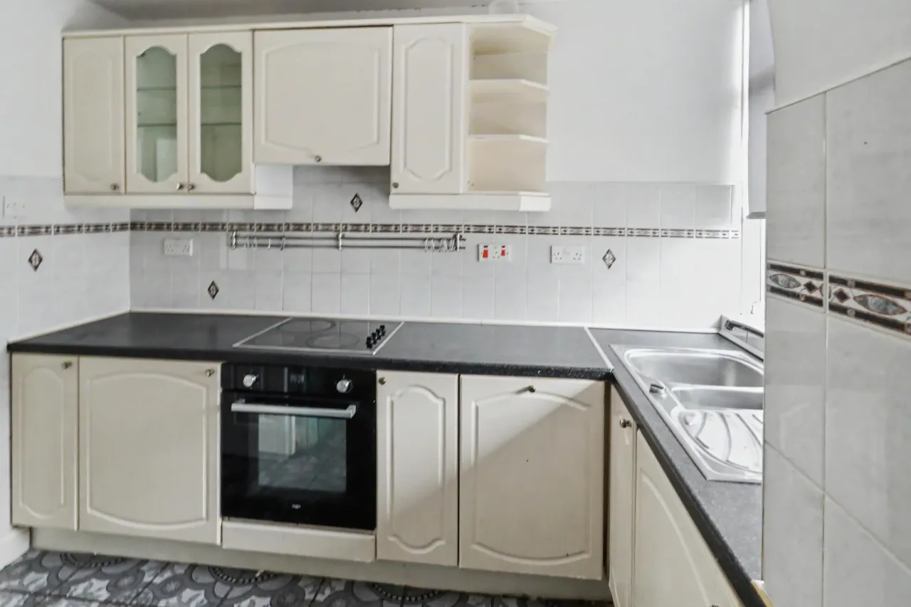 Newbridge Crescent, Wolverhampton, photo 5