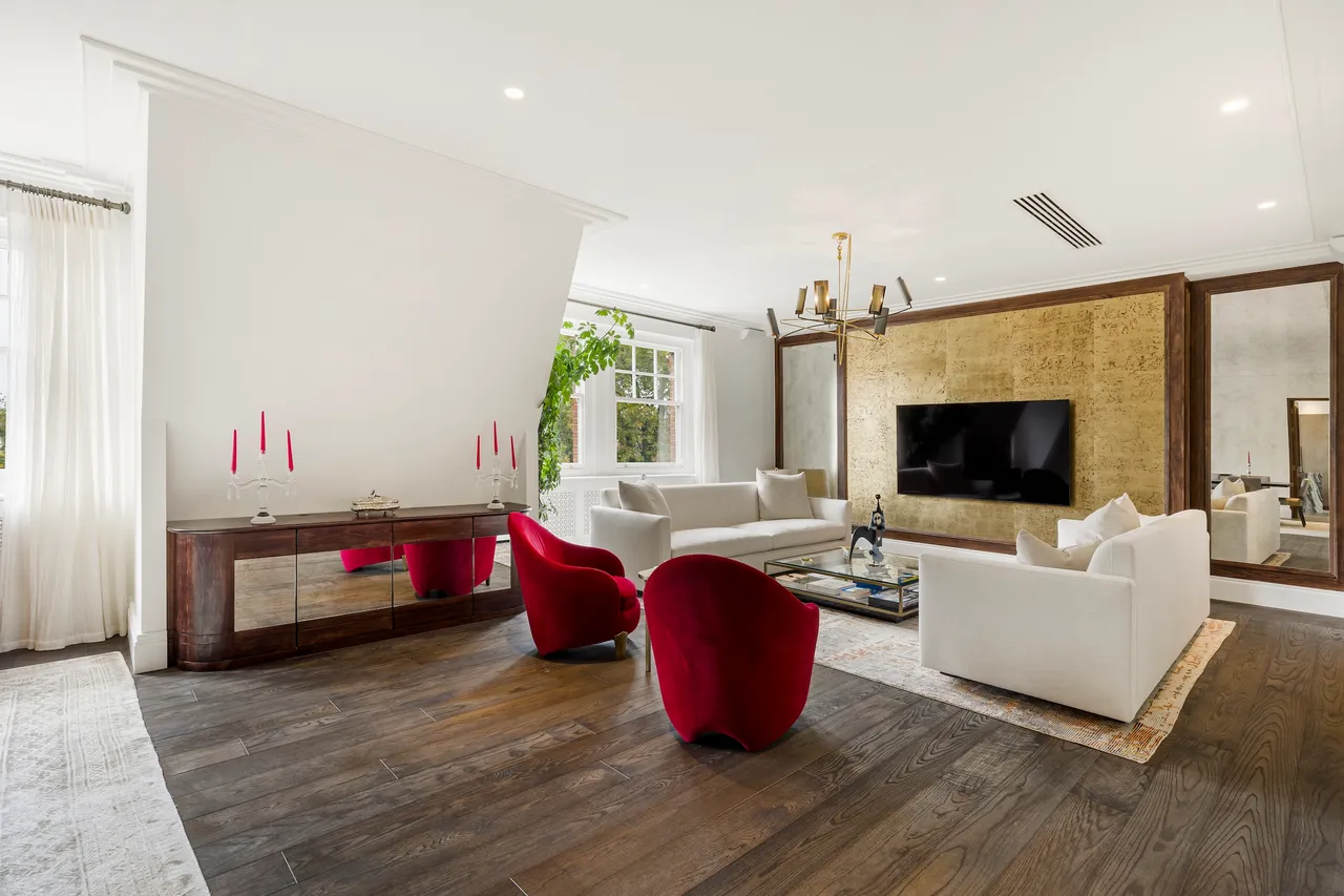 3 bed flat to rent — South Street, Mayfair, London