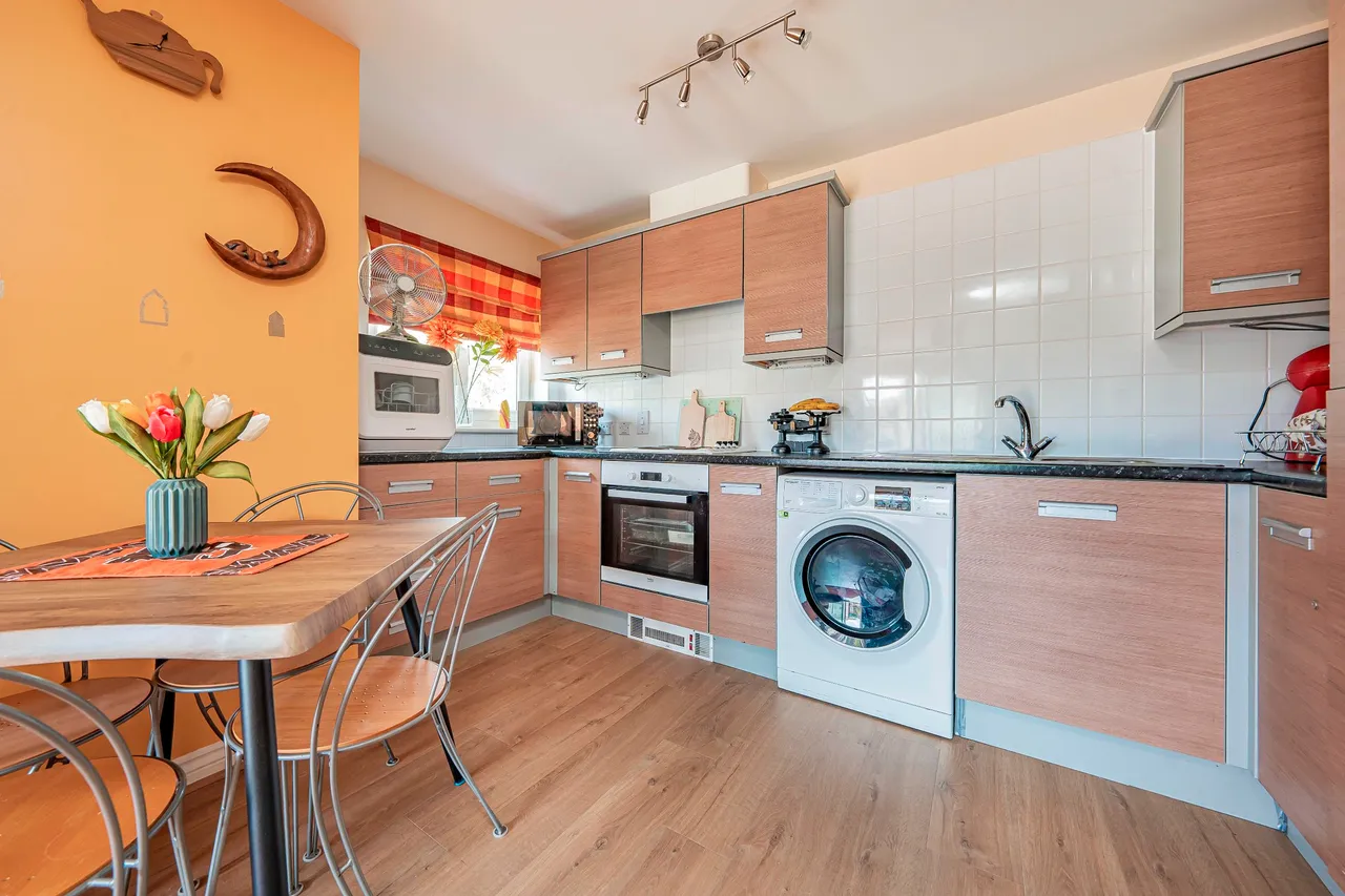 Vimy Close, Hounslow, photo 6