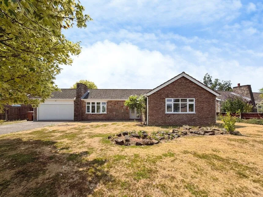 3 bed house for sale — Hebden Moor Way, North Hykeham, Lincolnshire, LN6