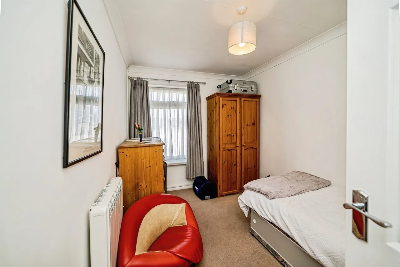 Sandringham Court, Slough, SL1, photo 6