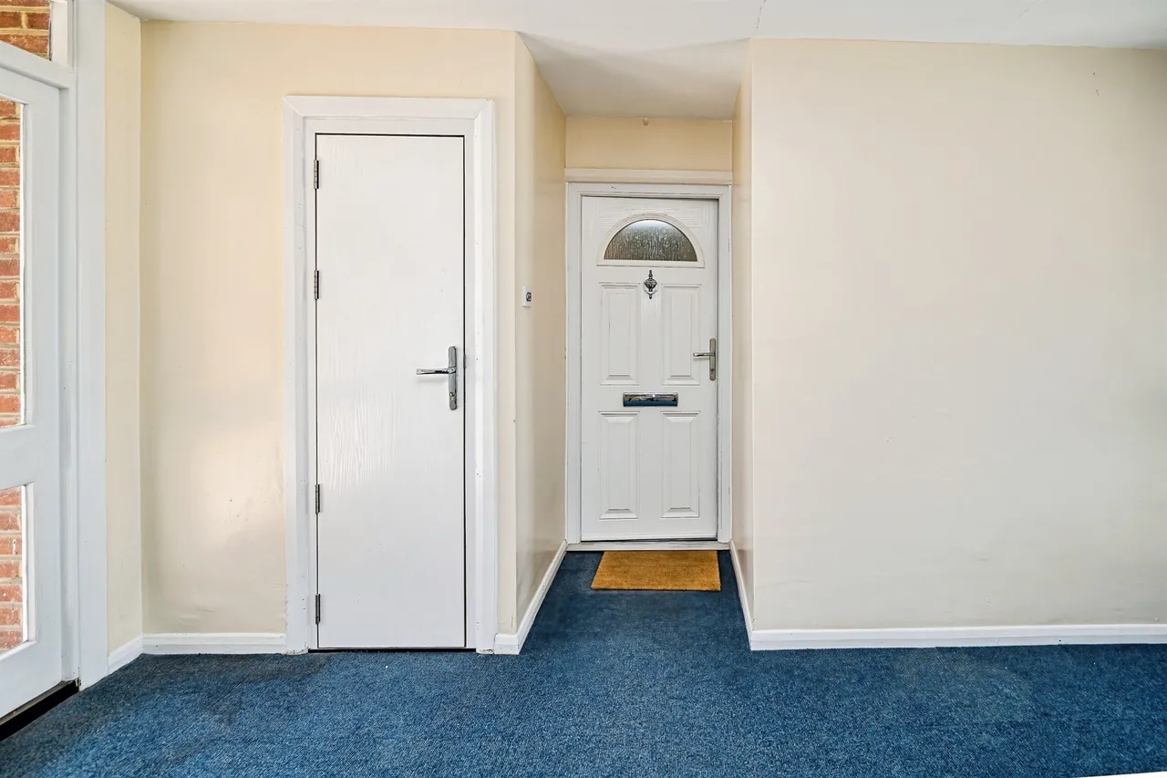 Sandringham Court, Slough, SL1, photo 10