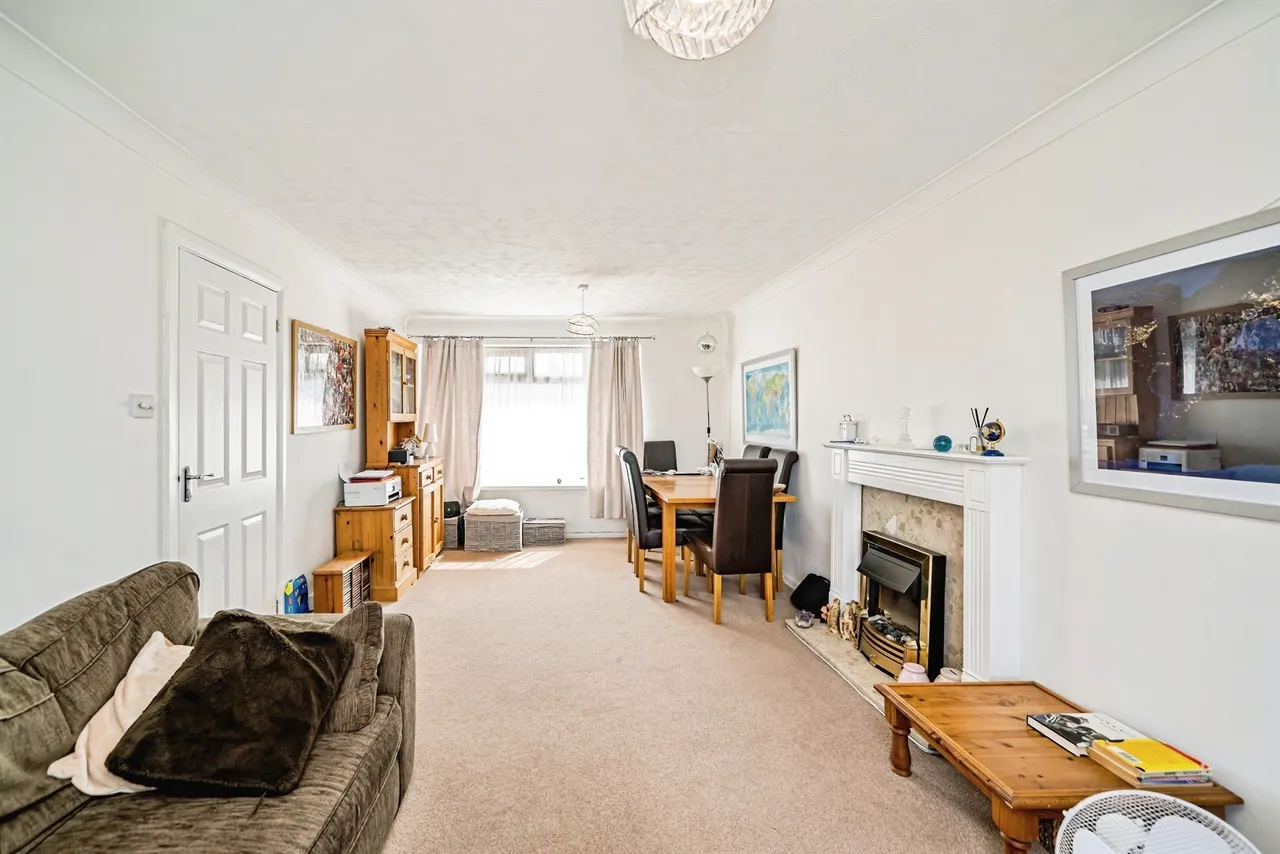 Sandringham Court, Slough, SL1, photo 12