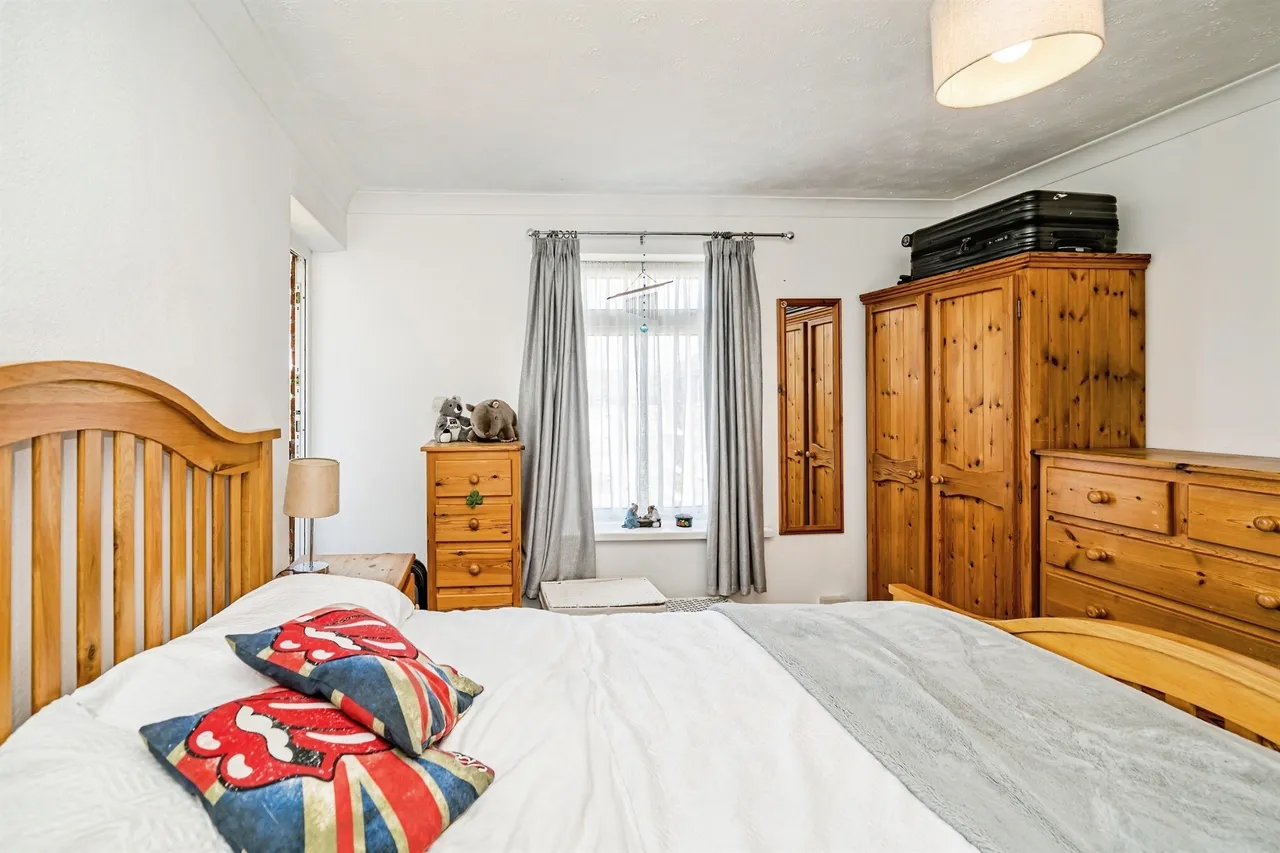 Sandringham Court, Slough, SL1, photo 15