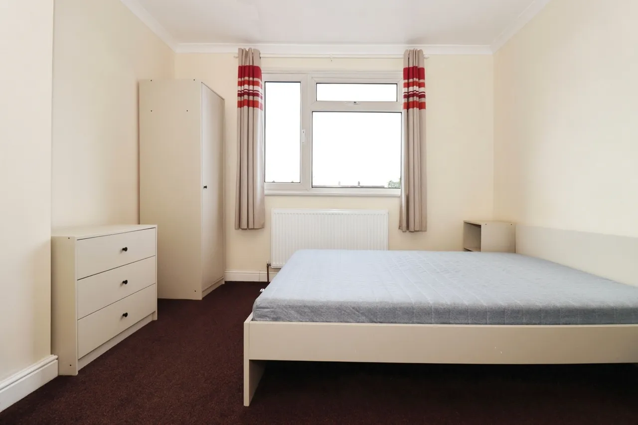 Blenheim Drive, BRISTOL, Avon, BS34, photo 3