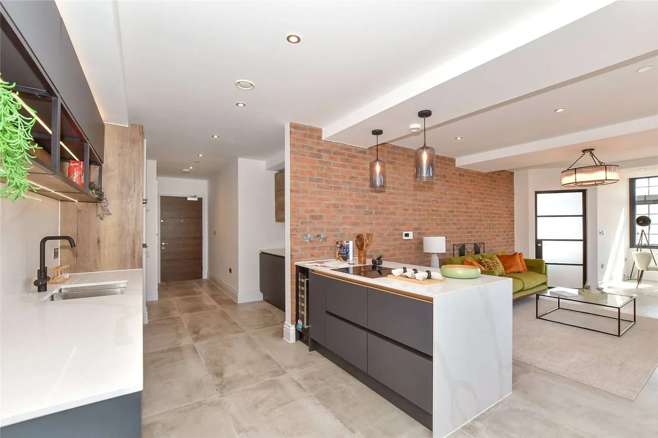 The Carriage House, 88 Grosvenor Road, Tunbridge Wells, Kent, TN1 2AX, photo 2