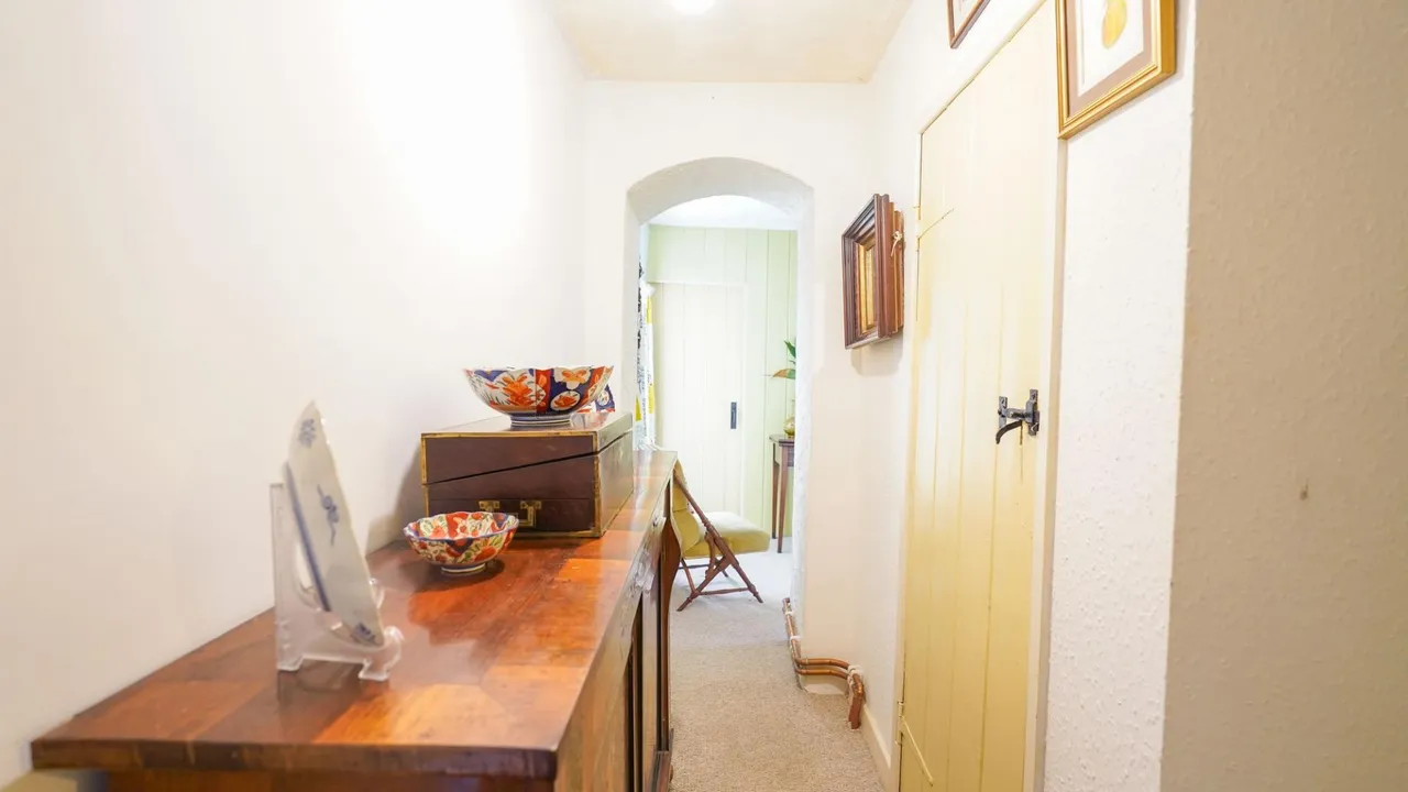 Clettwr Hall, Pontsian, SA44, photo 24