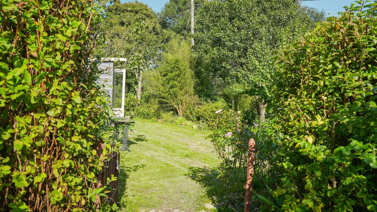 Clettwr Hall, Pontsian, SA44, photo 7